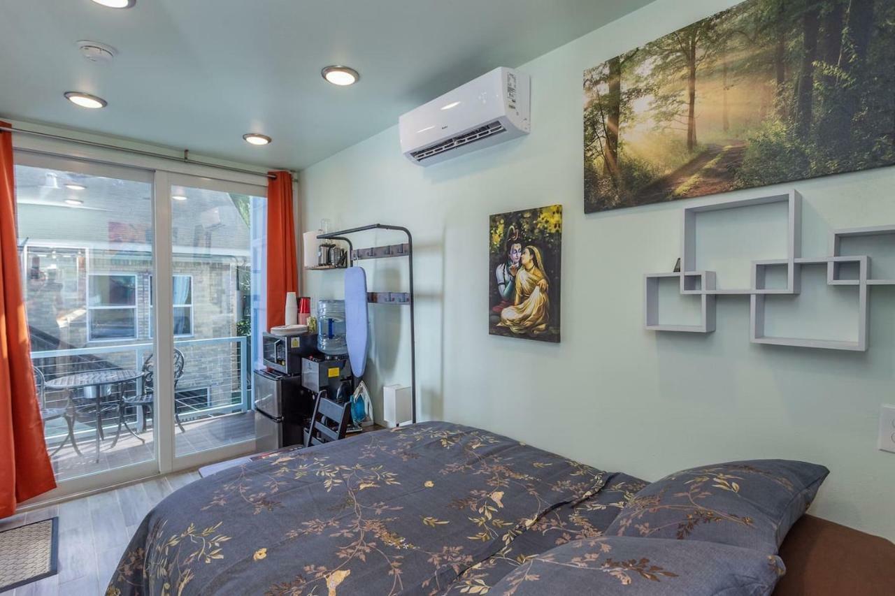 East Downtown Micro-Luxe Container Living Pod #9 Apartman Houston Kültér fotó
