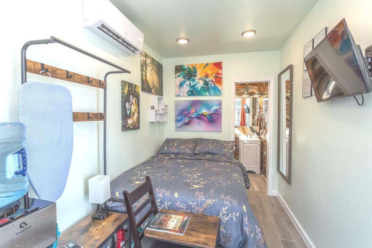 East Downtown Micro-Luxe Container Living Pod #9 Apartman Houston Kültér fotó